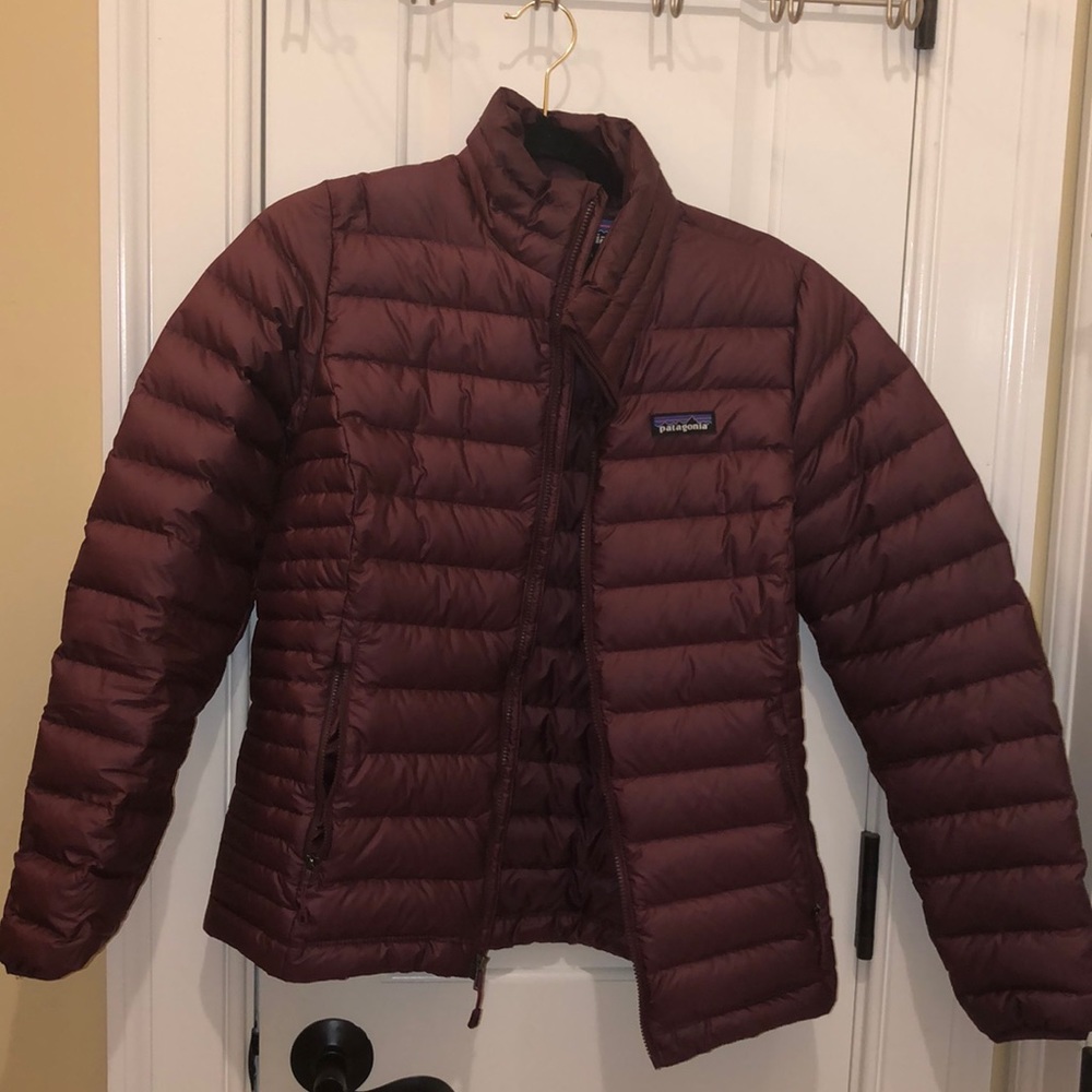 Patagonia Women’s Down Sweater Puffer Jacket
